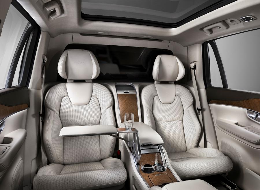  Volvo XC90 Excellence 2015 года  (фото 11 из 13)